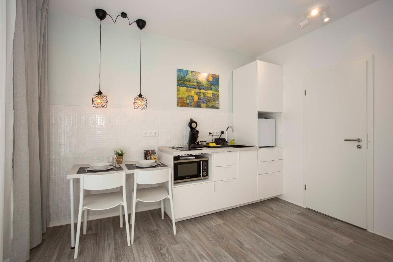 Zentral Gelegene, Helle Studio Apartments Nürnberg Exterior foto
